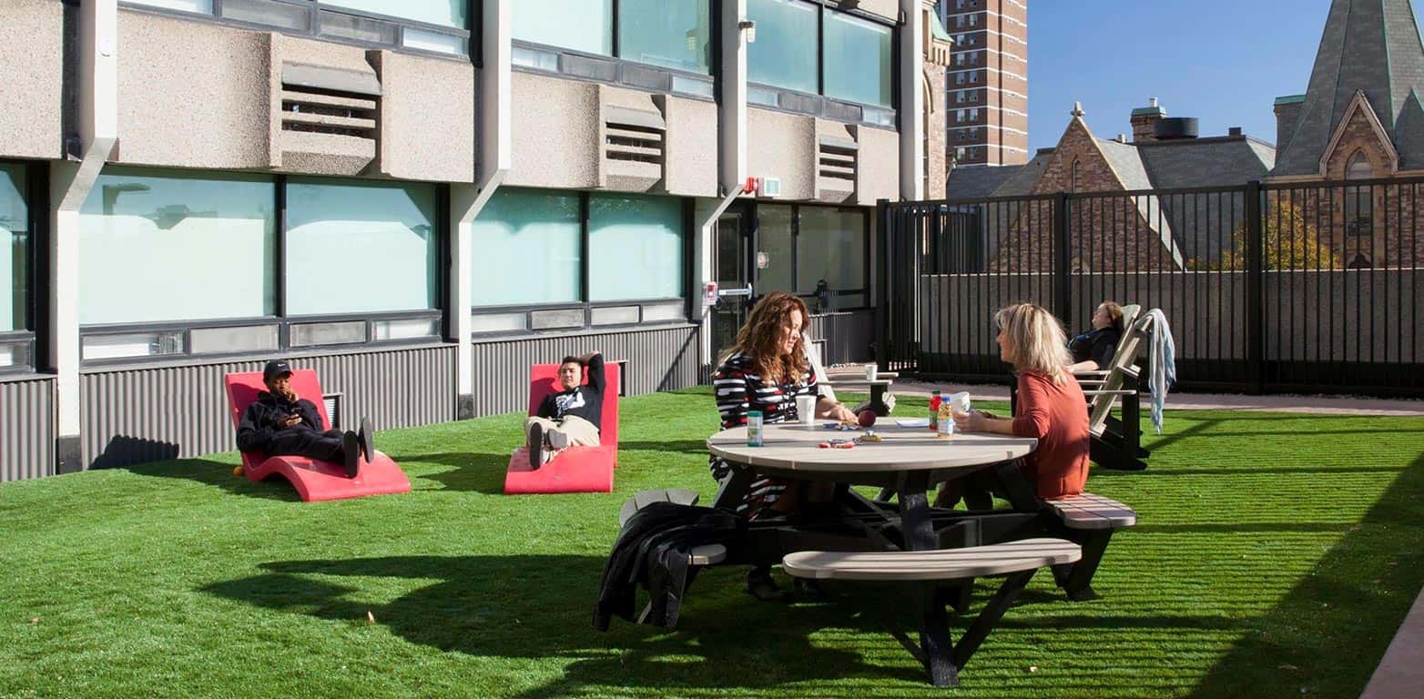 parkside-courtyard